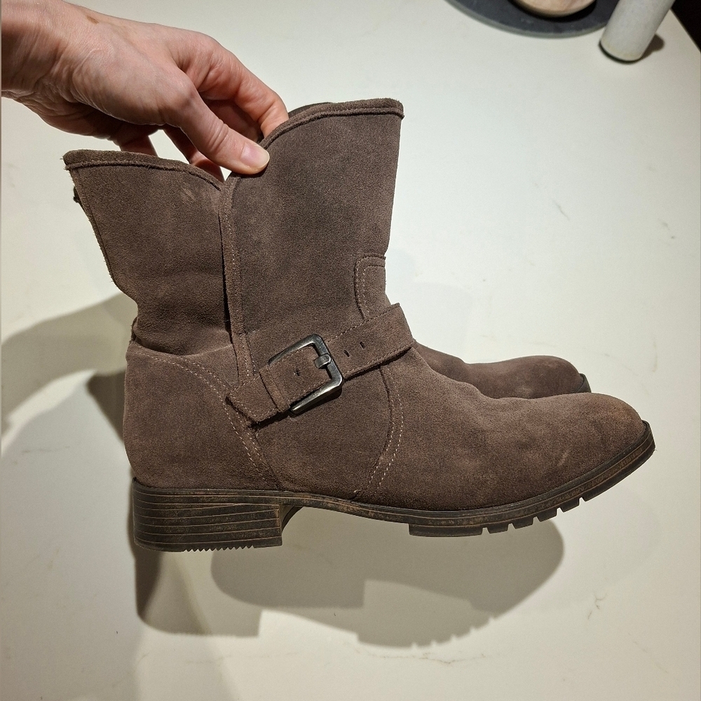 NWOT Naturalizer Women's Brown Suede Fur-lined Ankle Boots (Size US 9)
